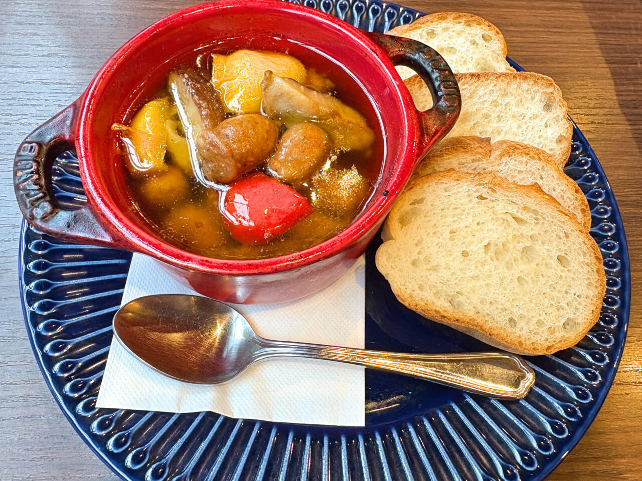 トラットリア&バール オーバー アヒージョ