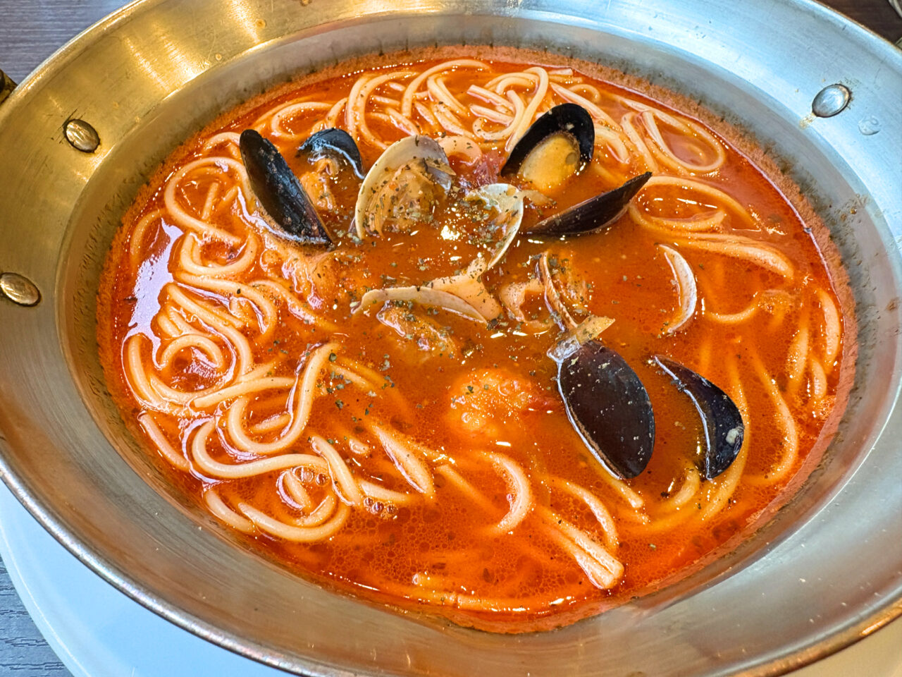 イタリアン鍋 トラットリア&バール オーバー