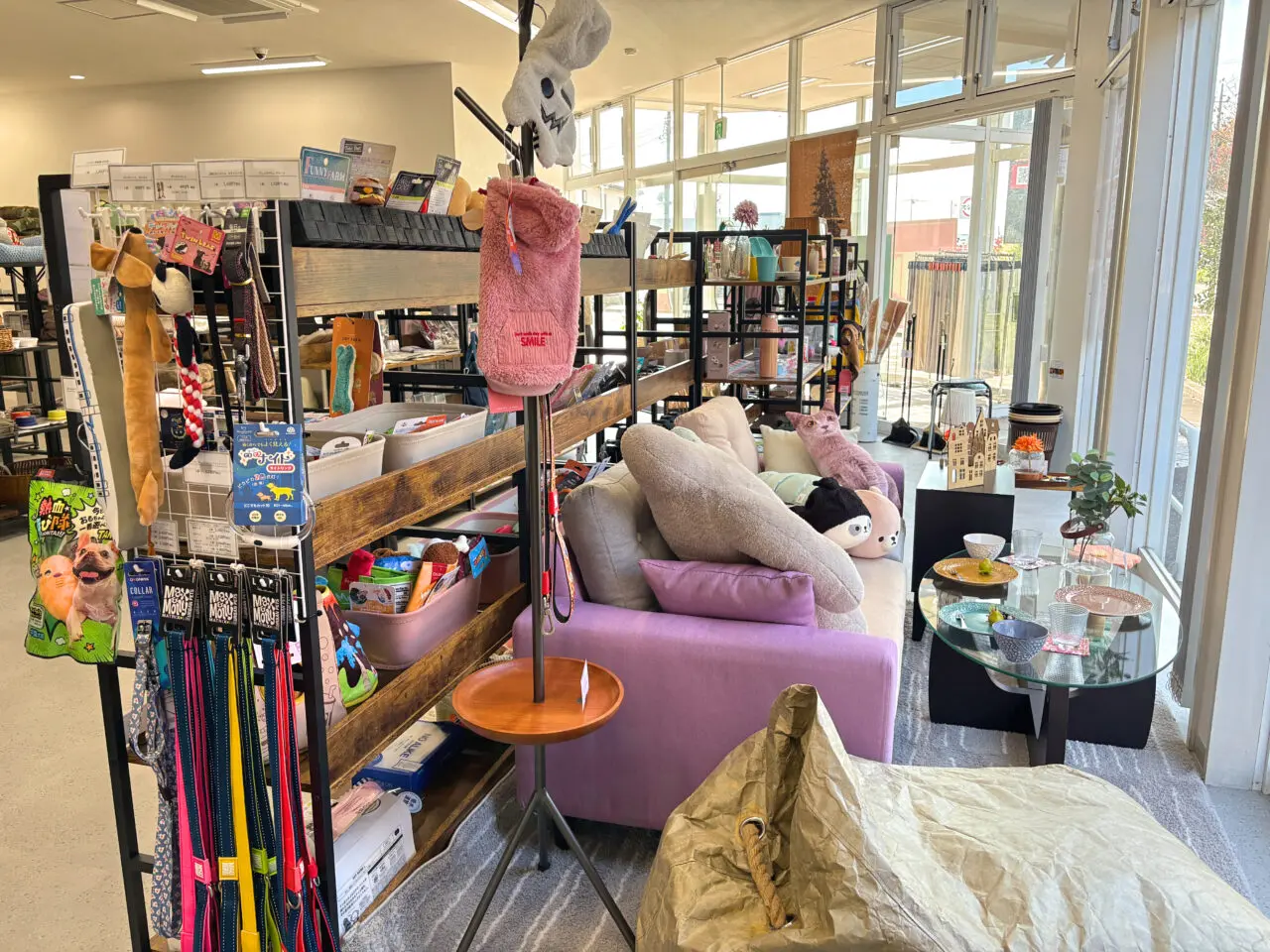 ME style home 店内 インテリア