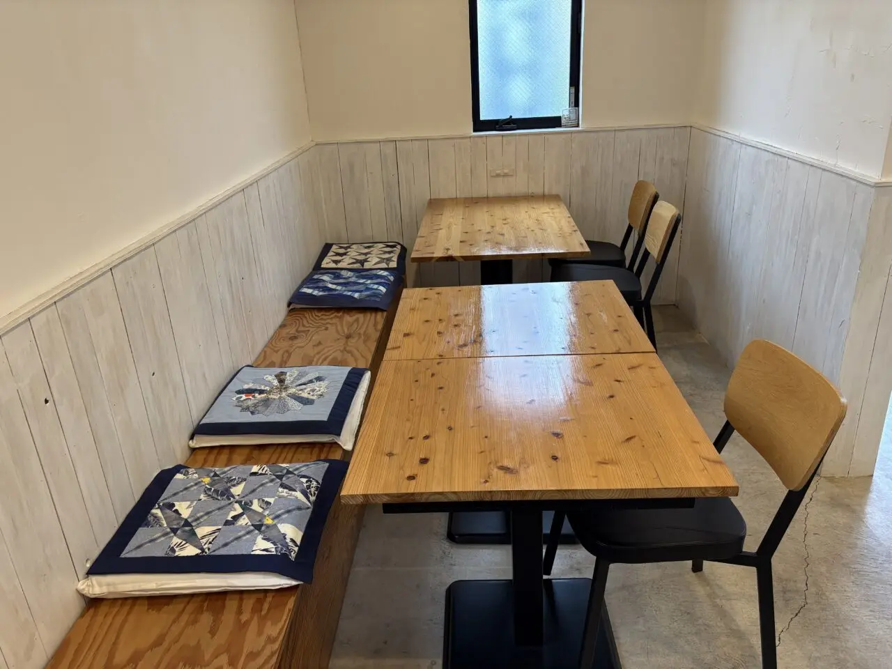 おにぎりカフェ タイムフライズ 店内