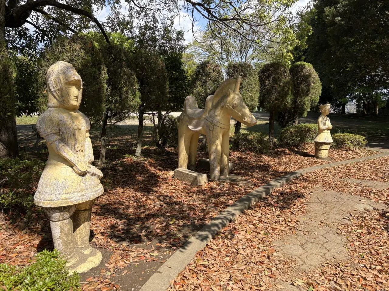薬師台はにわ公園 はにわの銅像